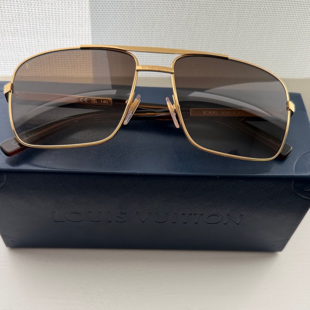 Louis Vuitton Gold Frame Sunglasses with Brown Lenses - Picture 3 of 4